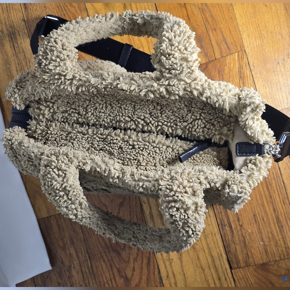 Marc Jacobs "The Tote" Light Brown Teddy Bag - Picture 5 of 9